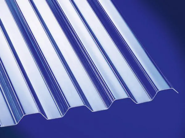 Klare Lichtplatte im Profil 76/18. Gefertigt aus Polycarbonat mit einer Materialstärke von 1,3 mm. Klare Lichtplatte im Profil 76/18. Gefertigt aus Polycarbonat mit einer Materialstärke von 1,3 mm.